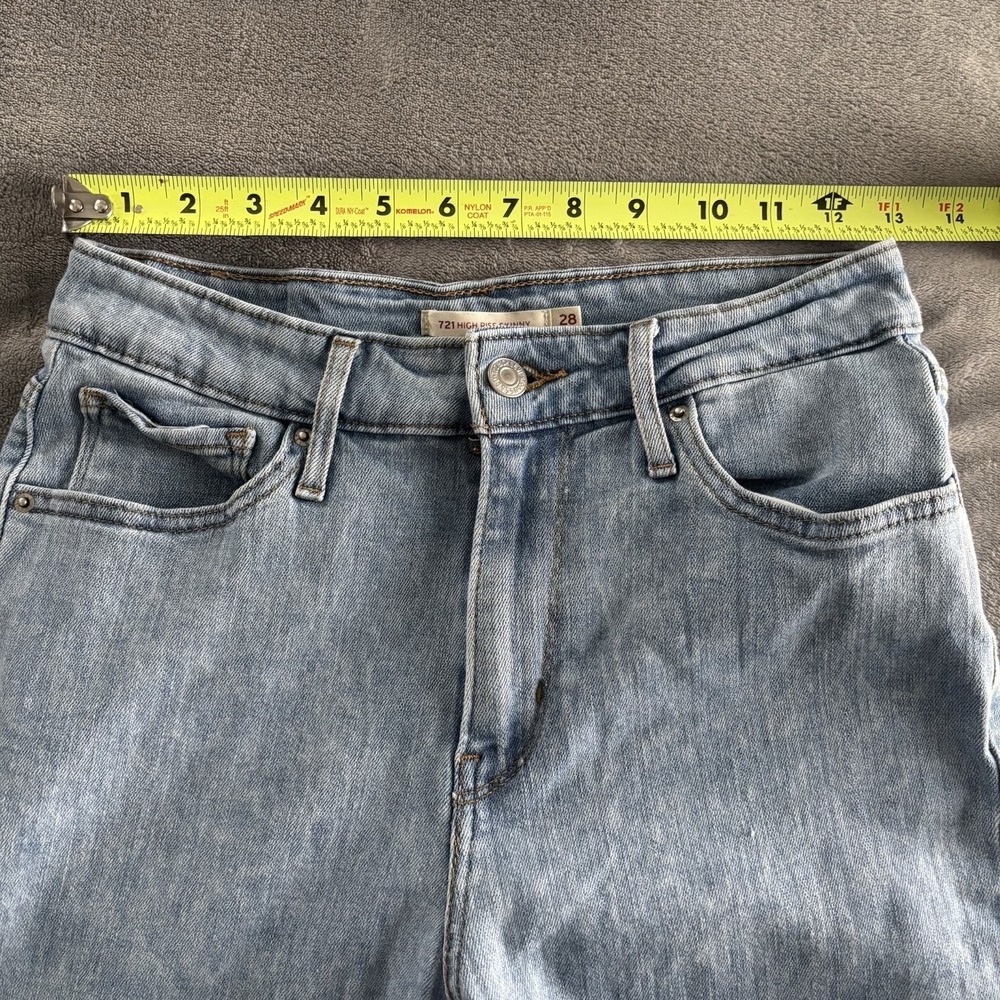 Levi's High Rise Pale Blue Denim Jeans with Red Tab - Picture 11 of 15